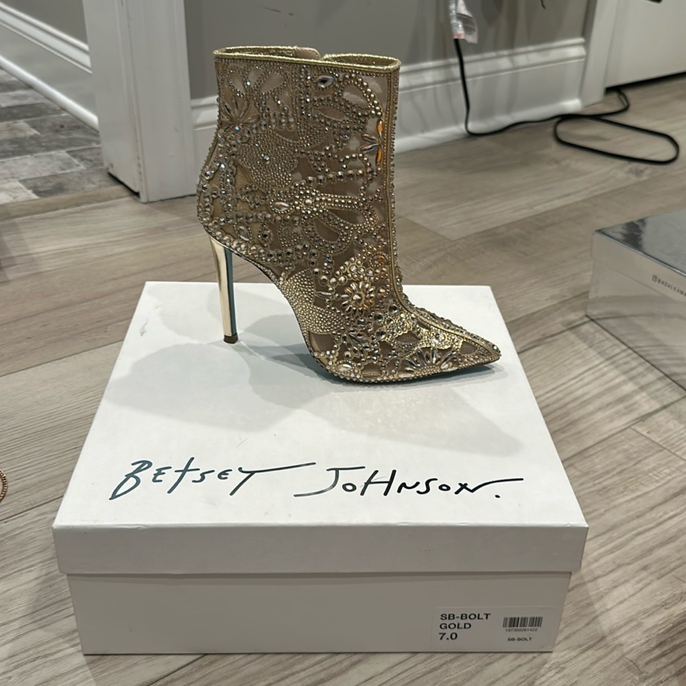 Betsy Johnson gold bootie